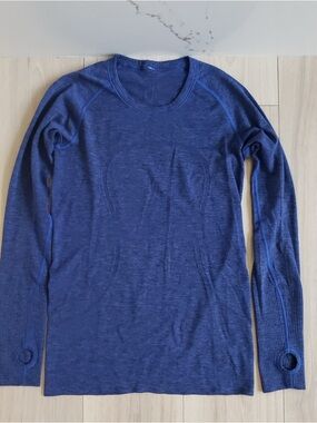 lululemon Long Sleeve Top in Navy Blue
